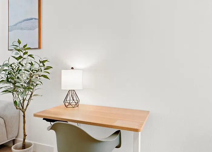 Сasa de vacaciones Brand New W Parking Blocks From Oldtown- 1a