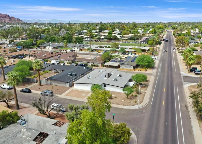 Сasa de vacaciones Brand New W Parking Blocks From Oldtown- 1a Scottsdale